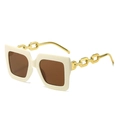 Chic oversized cream sunglasses with gold chain-link arms for Y2K style fashion - Beige Frame Tea Lens