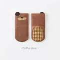 Baby Anti-Rutsch-Socken mit Bärenmuster, Baumwollstrick und Silikon-Noppen in Kaffeebraun - S 0-1 Jahre / Brauner Bär