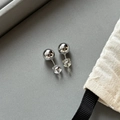Minimalist 925 sterling silver sphere stud earrings in polished silver finish - Small (RF536) / Silver