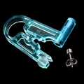 Blaue Einweg-Ohrlochpistole mit Edelstahl-Ohrstecker auf schwarzem Hintergrund - Erste Generation (Mit Alkoholtupfer) / Transparentes Blau
