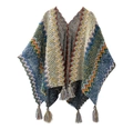 Vue à plat d'un poncho en tricot bohème avec motifs zigzag colorés et bordures à glands - Bleu sarcelle