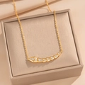 Collana in acciaio placcato oro 18K con ciondolo a serpente in scatola beige - Collana Serpente Dorata (8953)