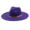 Détail d'un chapeau fedora en laine violette avec large bord et boucle dorée - M (56-58cm) / Violet