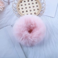 Chouchou chic en fausse fourrure de lapin rose, élastique à cheveux doux pour l'hiver - Rose