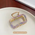 Pinza para el pelo elegante de acetato veteado púrpura con base de aleación dorada - Mármol Morado Profundo