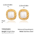 Detail of square vintage gold earrings with large pearl inlay and woven texture - Square Pearl Stud Earrings (YYE025403)