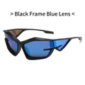 Futuristische Cat-Eye Sonnenbrille mit schwarzem Mattrahmen und blau verspiegelten Gläsern - Schwarzer Rahmen Blaue Beschichtung