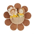Cesto a muro girasole in rattan nordico con due bambole di peluche per cameretta - Decorazione Murale in Finto Vimini 40CM