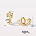 Detail view of gold spiral earrings with pearls and zircons showing dimensions and weights - Spiral Style (E02523-1)