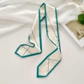 Groene twilly sjaal met geometrisch patroon voor haar- of tasdecoratie in stijl - Blauwe Randlijnen