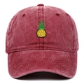 Berretto da baseball vintage rosso scuro lavato con ricamo ad ananas sulla parte frontale - Borgogna