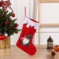Calcetín navideño rojo con gnomo de gorro verde y letra J para decoración de hogar - Letra J / Rojo