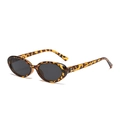 Retro tortoise shell oval sunglasses for women with dark lenses and vintage leopard frame - Leopard Gray C8