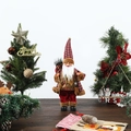 Detailansicht der stehenden Weihnachtsmann-Puppe mit rot-karierter Mütze und Zubehör - 12 Zoll Öllampe Ausführung