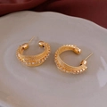 Macro detail of gold-plated mesh earrings featuring white zircon pavé and C-shaped design - Gold Grid Texture Edge Inlaid Zirconia Earrings (22#)