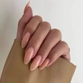 Franse amandel kunstnagels in nude roze met gouden glittertips op leer textuur - Nude Roze Goud Glitter Franse Stijl (JP2734)