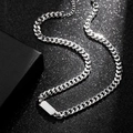 Collar de cadena cubana plateada con colgante rectangular sobre fondo negro brillante - Collar Cuadrado - 50cm Estándar / Cadena de extensión de 50cm+5cm