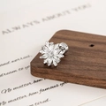 Coffee gold snowflake cartilage stud earring with screw back and sparkling crystals - Silver Flower Style (DZ014-7#)