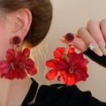 Orecchini a fiori in tessuto bordeaux profondo con dettagli in rilievo per uno stile retrò - 5 Stile a fiore grande esagerato con perno in argento / Borgogna