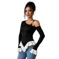 Schwarzes One-Shoulder-Top mit Metallschnalle und weißen Rüschen am Saum und Ärmel - S / Schwarz
