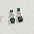 Orecchini a goccia con pietre verde smeraldo e zirconi trasparenti in finitura argento - ES2313-3 Orecchini in zircone verde