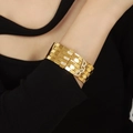 Pulsera única de acero de titanio dorado con diseño de máscara turquesa y circón brillante - Circón Blanco Dorado