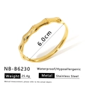 Bracelet jonc ouvert en acier inoxydable doré style bambou avec finition brillante - Bracelet Jonc Ouvert Forme Bambou (NB-B6230)