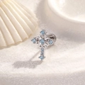 Orecchino a perno a croce in argento con pietre azzurre e design a quadrifoglio - Pezzo Singolo / Blu Mare Chiaro