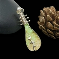 Silver lute hair clip with white pearls and green resin inlay for a vintage style - F1331-Pipa Green