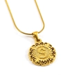 Collana a catena serpente dorata con ciondolo rotondo traforato e lettera S - Lettera S