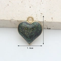 Ciondolo a cuore dorato in resina nera con glitter verdi, altezza di 1,9 cm - 1.6CM×1.9CM / Cuore Glitter Nero