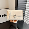 Borsa a tracolla bianco crema in ecopelle trapuntata con chiusura a scatto argento - Bianco Sporco