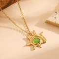 Collier soleil plaqué or 18 carats avec pierre précieuse verte sur fond de pierre naturelle - Vert (A819)