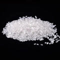 Natürlicher klarer weißer Bergkristall-Kies für Aquariendekoration auf schwarzem Grund - Bergkristall / 100 g