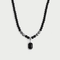 Minimalistische natuursteen ketting met zwarte kralen en marmeren hanger voor hem en haar - Landkaartsteen