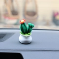 Mini cactus di peluche fatto a mano per cruscotto auto con fiore e vaso bianco - Cactus in Vaso di Ciniglia