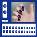 Glanzende koningsblauwe korte vierkante plaknagels set met handmodel en 24 stuks - Cool Blauw Vierkant (CF033)