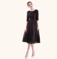 Robe de soirée midi élégante en dentelle noire avec col rond, manches mi-longues et ligne A - US size 2 (S) / Noir