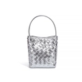Mini sac seau tressé argenté en cuir avec finition métallique et poignée haute - Argent