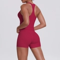 Vue détaillée de l'ensemble brassière dos nageur et short taille haute bordeaux - Carmin