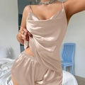 Ensemble de pyjama en satin champagne élégant avec haut à col bénitier et short - Khaki