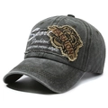 Vintage gewassen grijze baseballpet met borduursel en tijgerpatch-detail - Legergroen