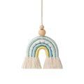 Détails de la texture d'un arc-en-ciel macramé fait main avec coton et perles en bois - Vert Dégradé