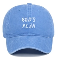 Détail de la broderie GODS PLAN blanche sur une casquette en coton bleu délavé - Réglable / Rose bonbon
