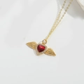 Collana con ali d'angelo dorate, ciondolo a cuore rosso e accenti in zircone bianco - Cuore angelo
