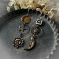Vintage Gold und Silber asymmetrische Ohrringe mit Sonne, Mond und Pentagramm - Stil D (Sonne Mond Sterne)