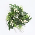Künstlicher Eukalyptus-Kerzenring mit Beeren für Heim- und Hochzeitstischdekoration - Eukalyptus Weißer Beerenkranz (CW251008)