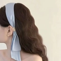 Elegante lichtblauwe satijnen haarband met lang lint en gouden metalen gesp voor dames - Aqua