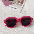 Chic magenta square sunglasses with thick frames and three silver decorative rivets - Rose(24)