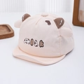 Détail du chapeau bébé avec oreilles de vache et broderie MILK sur tissu doux - 48cm (6 Mois-2 Ans) / Rose